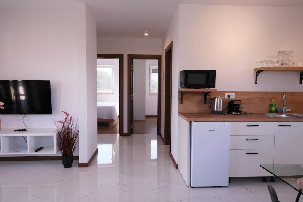 Seaside Serenity Rose Apartment Sukosan
