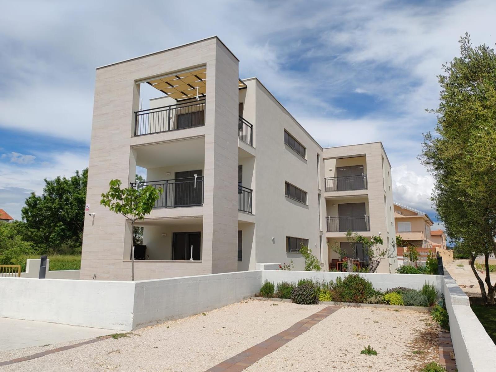 Seaside Serenity Rose Apartment